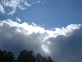 Aurinko esiin!