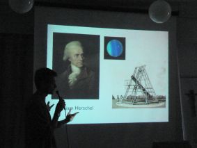 Gregory 
Laughlin esitelmöimässä