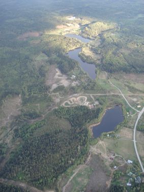 Moottorirata ja järviä